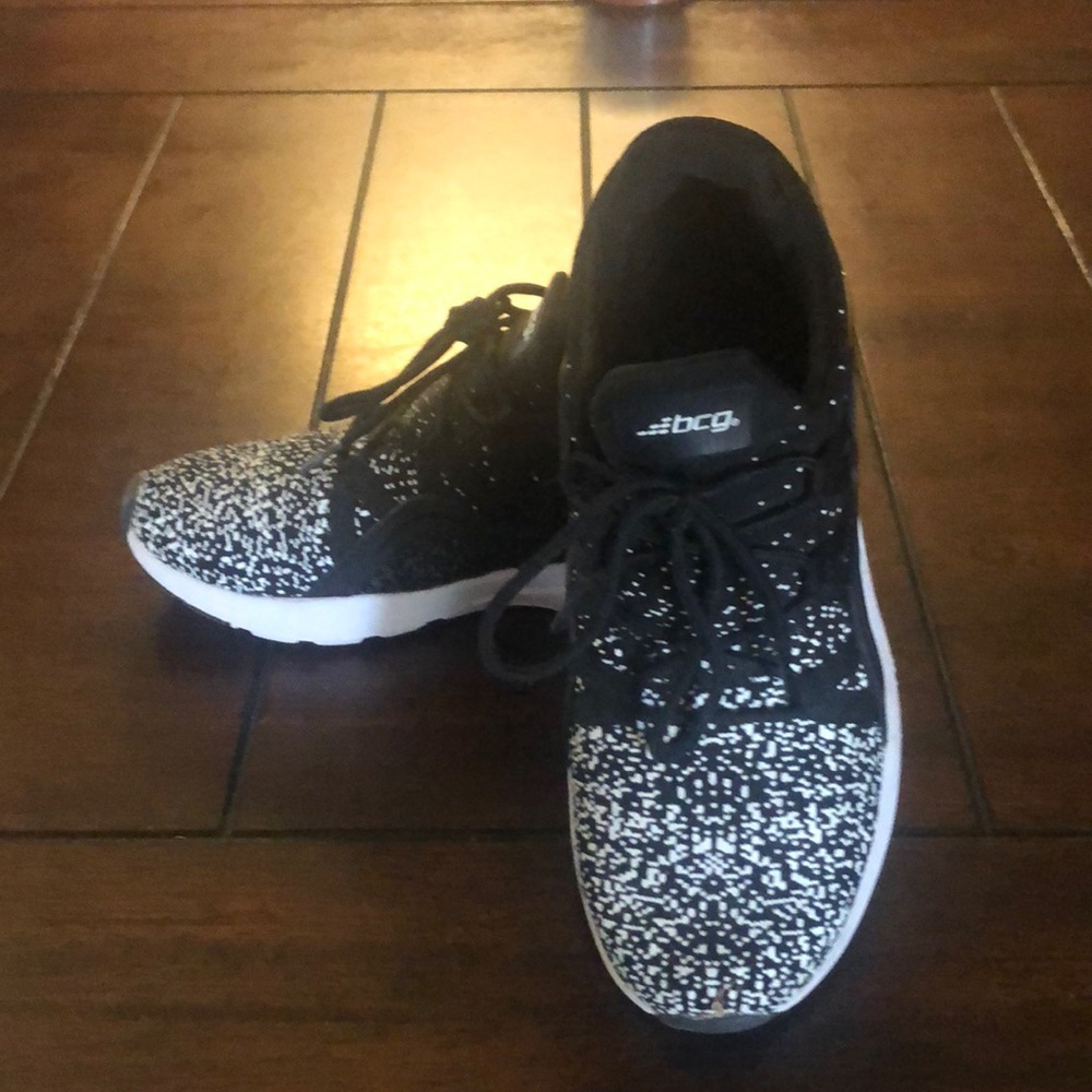 BCG black / white cross trainers